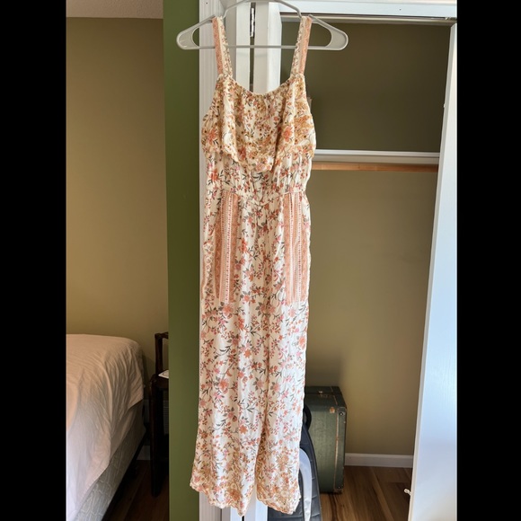 American Eagle Floral Jumpsuit - Picture 2 of 12